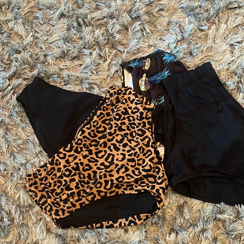 Size XL high waisted swim bottoms